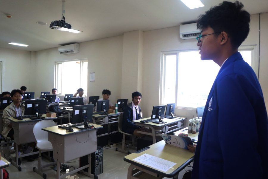 Pengarahan peserta sebelum lomba dimulai
